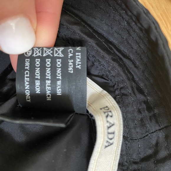 Prada nylon bucket rain hat with calf trim - Picture 4 of 5
